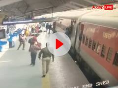 Watch: ट्रेन में चढ़ने के दौरान गिरा यात्री, RPF जवान ने ऐसे बचाई जान, बिहार के कैमूर से आया वीडियो