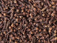 फ्लू से लेकर फैटी लिवर तक, कई बीमारियों को दूर रखने में मददगार है लौंग! बस आपको इस तरह खाना है...