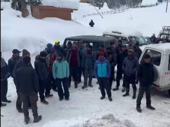 Gulmarg Avalanche 2023: जम्मू-कश्मीर के गुलमर्ग में हिमस्खलन से तबाही, 2 विदेशी नागरिकों की मौत, 19 घायल