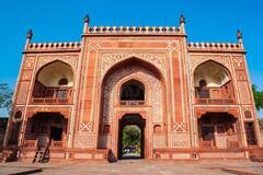 Valentine's Day 2023: बजट है कम तो आगरा के  इन रोमांटिक स्पॉट्स पर गर्लफ्रेंड के साथ मनाएं Valentine Day...यहीं है मोहब्बत की सबसे बड़ी निशानी