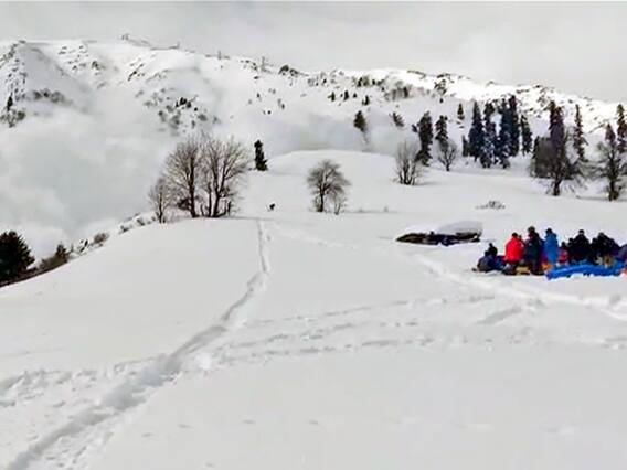 Gulmarg Avalanche 2023: जम्मू-कश्मीर के गुलमर्ग में हिमस्खलन से तबाही, 2 विदेशी नागरिकों की मौत, 19 घायल