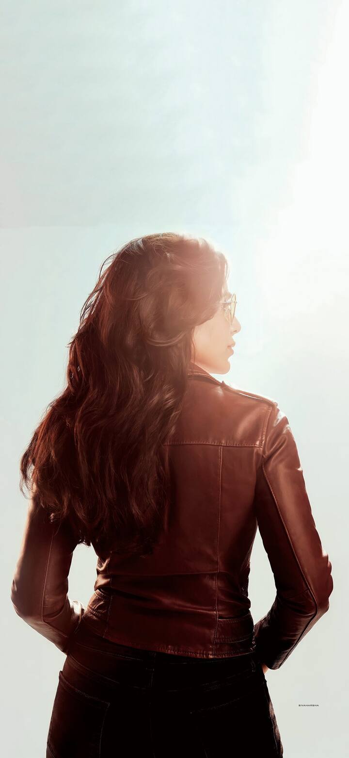 அவரின் புது லுக், இணையத்தில் வெளியானது.