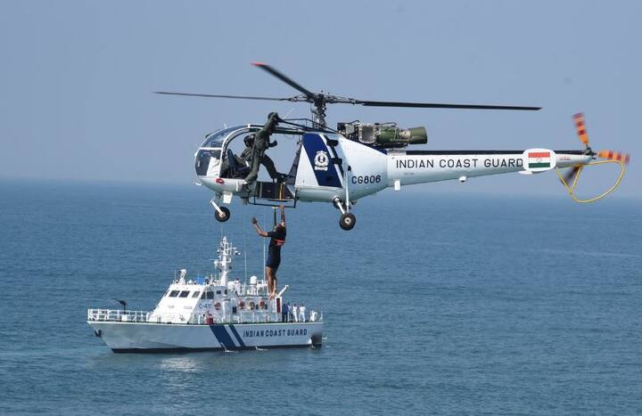 आज एक फेब्रुवारी रोजी देशात इंडियन कोस्ट गार्ड दिन साजरा केला जातोय. देशाचे पंतप्रधान नरेंद्र मोदी यांच्यासह अनेकांनी या दिनानिमित्त शुभेच्छा दिल्या आहेत