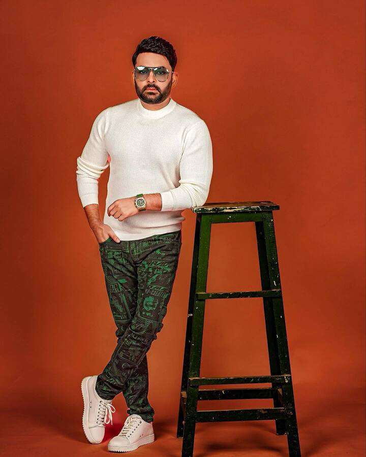 The Kapil Sharma Show: कॉमेडी शो ‘द कपिल शर्मा शो’ इस हफ्ते चौथे पायदान पर है. शो में आए दिन कॉमेडियन कपिल शर्मा (Kapil Sharma) सितारों के साथ मस्ती करते दिखाई देते हैं.