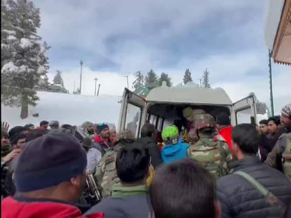 Gulmarg Avalanche 2023: जम्मू-कश्मीर के गुलमर्ग में हिमस्खलन से तबाही, 2 विदेशी नागरिकों की मौत, 19 घायल