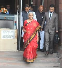 Budget 2023: দাম বাড়ল কীসের? সস্তা হল কোন কোন জিনিস? রইল বিস্তারিত