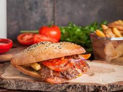 Chicken Sausage Sandwich: घर पर देने जा रहे हैं इफ्तार की पार्टी, तो बनाएं चिकन सॉसेज सैंडविच रेसिपी