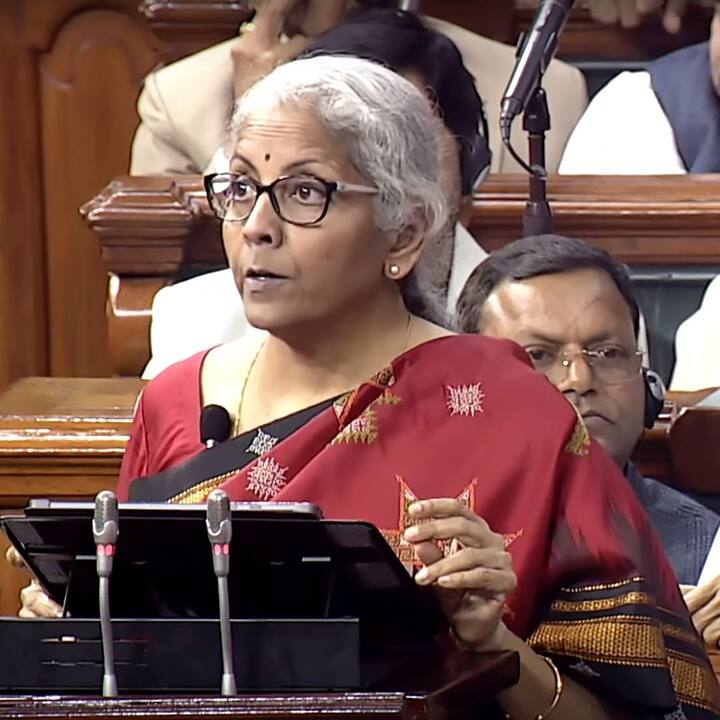 পরিকাঠামো খাতে ঢেলে বরাদ্দের কথা ঘোষণা করলেন কেন্দ্রীয় অর্থমন্ত্রী নির্মলা সীতারামন।