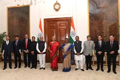 Union Budget 2023: బడ్జెట్ ఆమోదం కోసం రాష్ట్రతి భవన్ వెళ్లిన ఆర్థిక మంత్రి నిర్మలా సీతారామన్