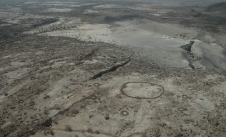 এই মুহূর্তে আফার মরুভূমির ওই অঞ্চল পৃথিবীর একমাত্র জায়গা, যেখানে মহাদেশে আলাদা হয়ে সাগর-মহাসাগরের সৃষ্টিতত্ত্ব সম্পর্কে পড়াশোনা করা যায় হাতেকলমে। ফলে ওই এলাকায় বছরভর গবেষকদের আনাগোনা লেগে থাকে। সেখানকার পরিস্থিতি এই মুহূর্তে বসবাসের উপযোগী নয়।