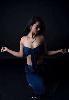 Soundarya Sharma: ਸੌਂਦਰਿਆ ਸ਼ਰਮਾ ਨੇ ਉਤਾਰ ਦਿੱਤੀ ਡਰੈੱਸ ਦੀ ਸਟ੍ਰਿਪ, ਤਸਵੀਰਾਂ ਦੇਖ ਕੇ ਪ੍ਰਸ਼ੰਸਕ ਹੋ ਗਏ ਬੇਚੈਨ