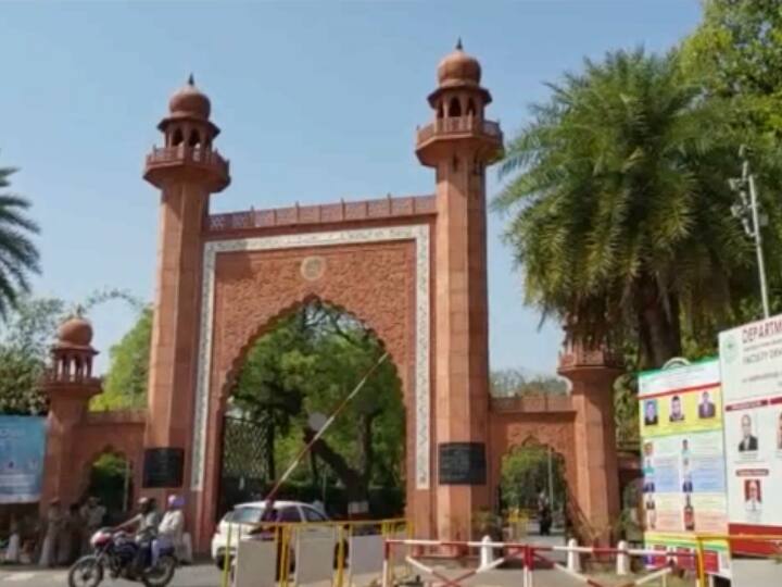 Aligarh Muslim University AMU PM Modi BBC Documentary Screening poster fount in Administration removed ANN BBC Documentary Row: जेएनयू-जामिया के बाद अब AMU में लगा बीबीसी डॉक्यूमेंट्री स्क्रीनिंग के पोस्टर, प्रशासन ने उठाया ये कदम