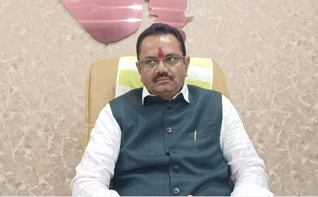 Sanskrit teachers are not recruited to teach Bhagwat Gita lesson Gandhinagar: અભ્યાસક્રમમાં ભગવત ગીતાના પાઠ ભણાવવાની જાહેરાત બાદ ન તો શિક્ષકોની ભરતી થઈ ન તો અભ્યાસક્રમ નક્કી કરાયો, વાઘાણીએ જવાબ આપવાનું ટાળ્યું