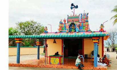 6½ kg silver armor stolen after breaking temple lock in Trichy district TNN திருச்சி: கோவில் பூட்டை உடைத்து 6½ கிலோ வெள்ளி கவசம் கொள்ளை