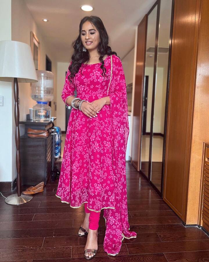 உன் வாசம் போதும் பூமி எங்கும் பூக்கள் தேவை இல்லை..