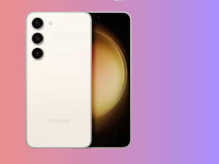 Samsung Galaxy S23 comes with a 6.1-inch FHD+ AMOLED display. It comes with 8GB of RAM and 512GB, 256GB, and 128GB of internal storage. The smartphone has a 3,900mAh battery. (Image: Samsung)