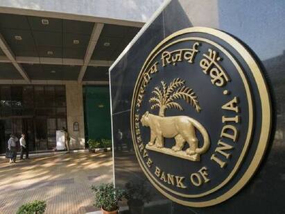 RBI has directed banks to disclose investments made in Adani group companies RBI - Adani: அதானி குழுமத்தில் முதலீடு.. வங்கிகளுக்கு அதிரடி உத்தரவிட்ட ரிசர்வ் வங்கி..! என்ன உத்தரவு?