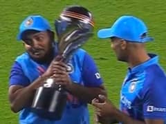 Hardik Pandya Gives Trophy To Prithvi Shaw Post India Outplay NZ - Watch