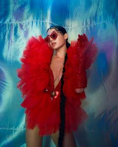 Nora Fatehi PHOTO: અતરંગી ડ્રેસમાં નોરા ફતેહીએ કરાવ્યું ફોટોશૂટ, તસવીરો થઈ વાયરલ