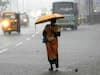 TN Rains: தமிழ்நாட்டில் இன்று எந்தெந்த மாவட்டங்களில் இடி, மின்னலுடன் கனமழை..? குடையுடன் போங்க..!