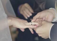 ਵਿਆਹ ਦੀ ਮੁੰਦਰੀ ਸਿਰਫ ਚੌਥੀ ਉਂਗਲੀ 'ਤੇ ਪਹਿਨੀ ਜਾਂਦੀ ਹੈ, ਦੂਜੀ 'ਤੇ ਕਿਉਂ ਨਹੀਂ?