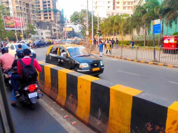 Mumbai viral pictures of divider in dadar coated in gutka pan spit at gadkari chowk Viral: 'पेंट पर पैसे क्यों बर्बाद करें', मुंबई के गडकरी चौक पर गुटखा और पान के थूक से सने डिवाइडर की तस्वीरें वायरल
