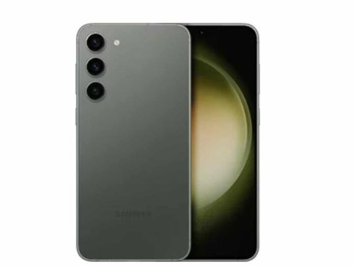 Samsung Galaxy S23+ comes with a 12-megapixel front camera. It comes with a triple rear camera setup which comprises a 12-megapixel ultrawide camera, a 50-megapixel wide-angle snapper, and a 10-megapixel telephoto lens. (Image: Samsung)
