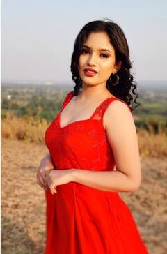 In Pics: बुरुम, बुरुम...! शालू थाटात गाडीवर निघाली; म्हणतेय, 'आम्ही मराठी असतोच सुंदर!'