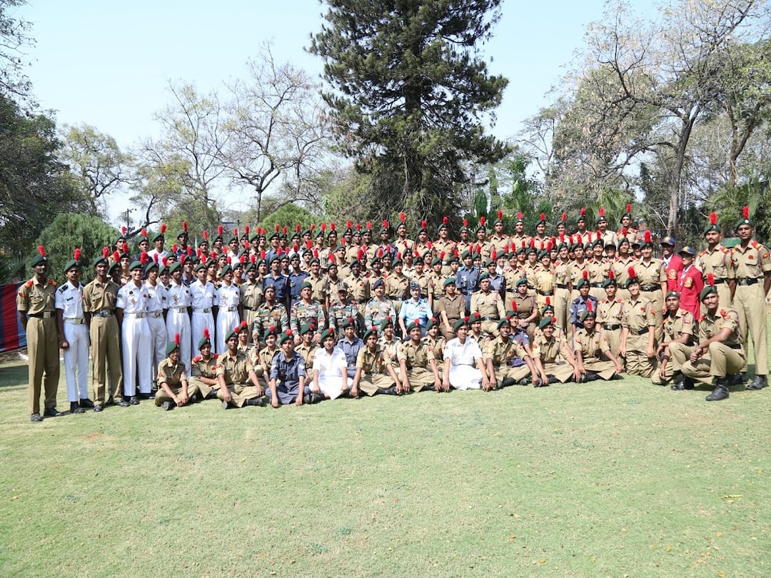 AP and Telangana Cadets Who Have Successfully Completed The 30 Day Republic Day Camp Republic Day Celebrations 2023: రిపబ్లిక్ డే పరేడ్ లో సత్తా చాటిన ఏపీ, తెలంగాణ ఎన్‌సీసీ క్యాడెట్స్ - ప్రధాని మోదీ చేతుల మీదుగా బెస్ట్ క్యాడెట్ ట్రోఫీ