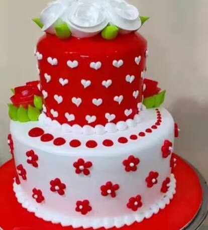 ਜੇਕਰ ਤੁਸੀਂ ਆਪਣੇ ਪਾਰਟਨਰ ਨੂੰ ਵੱਡੇ ਕੇਕ ਨਾਲ ਸਰਪ੍ਰਾਈਜ਼ ਕਰਨਾ ਚਾਹੁੰਦੇ ਹੋ ਤਾਂ ਤੁਸੀਂ ਇਸ ਤਰੀਕੇ ਨਾਲ ਦੋ ਪਰਤਾਂ ਵਾਲਾ ਲਾਲ ਅਤੇ ਚਿੱਟਾ ਕੇਕ ਬਣਾ ਸਕਦੇ ਹੋ।
