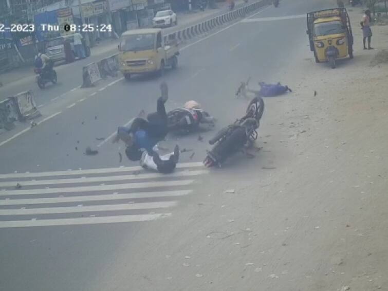 5 people injured in an accident involving two two-wheelers in Coimbatore Shocking video : கோவையில் சாலை விபத்தில் 5 பேர் காயம்.. வெளியான பதைபதைக்க வைக்கும் சிசிடிவி காட்சிகள்..