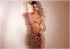 मिडरीफ फ्लॉन्ट करने की दीवानी हैं ये बॉलीवुड की हसीनाएं, पहनती हैं ऐसे ऐसे कपड़े और फिर देती हैं पोज़