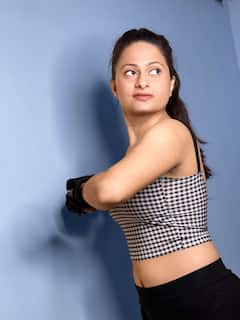 Success Story : धुळ्यातल्या एका खेड्यातनं ती आली अन् तिनं मायानगरीत जिंकून दाखवलं; अभिनेत्री सोनाली साळुंकेच्या जिद्दीची अनोखी कहाणी - वाचा