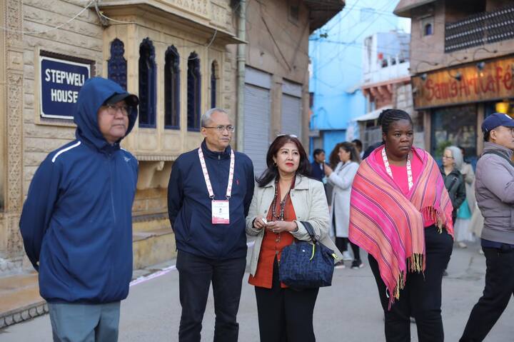 लेकिन प्रधानमंत्री नरेंद्र मोदी का विजन रहा कि आने वाले सभी विदेशी मेहमानों को देश के हर राज्य की संस्कृति से रूबरू होने का मौका मुहैया कराए जाए.