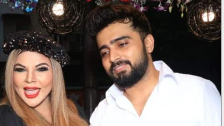 বলেন, 'বিয়ে কোনও ছেলেখেলা নয়। আমার বিবাহিত জীবনে কেন কেউ হস্তক্ষেপ করবে?'