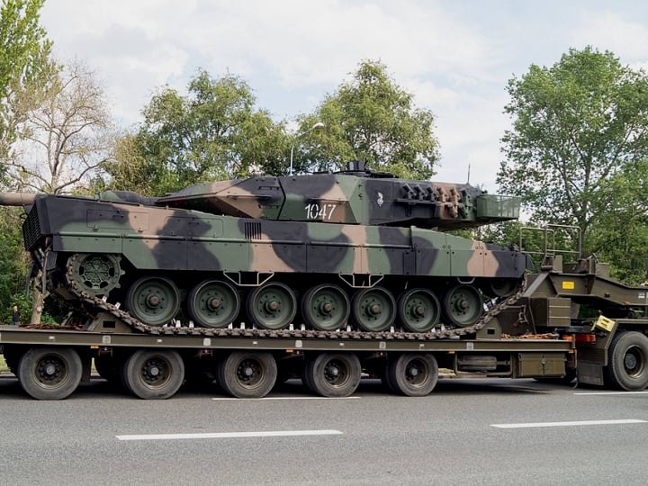 Russia Ukraine War, Germany provide Leopard Tanks To Ukraine Leopard 2 Tank Ukraine: रूस से मुकाबले के लिए यूक्रेन को जर्मनी से मिलेंगे ये अत्याधुनिक युद्धक टैंक, जर्मन सरकार ने जारी किया एक्सपोर्ट लाइसेंस