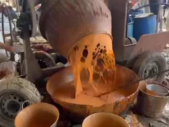 અહીં દરરોજ 1 લાખથી વધુ લોકો માટે ભોજનની વ્યવસ્થા કરવામાં આવી રહી છે. આ વાનગીઓ બનાવવા માટે 40 થી વધુ ભઠ્ઠીઓ તૈયાર કરવામાં આવી છે.