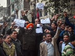 नगर निगम के 'सीलिंग एक्शन' से गुस्से में दिल्ली के व्यापारी, अधिकारियों पर लगाया साजिश का आरोप