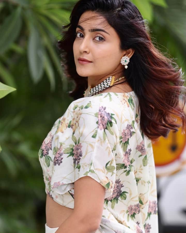 తమిళ సినిమాలు చేస్తూ ఫుల్ బిజీగా ఉంది ఈ అమ్మడు. Image Credit: Avantika Mishra/ Instagram