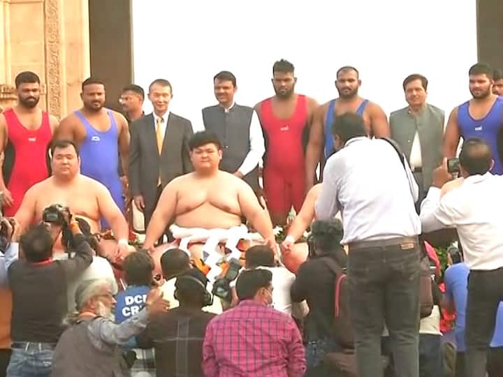 सुमोचे प्रात्यक्षिक आम्ही बघितले, जो त्यांचा पारंपरिक खेळ आहे, असं मुख्यमंत्री म्हणाले.