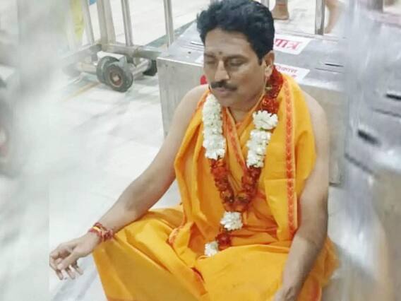 Shailesh Lodha : Shailesh Lodha's Viral Photo In Sanyasi Look, Viral Shailesh Lodha : તો શું 'તારક મેહતા...' ફેમ શૈલેષ લોઢા લેવા જઈ રહ્યાં છે સંન્યાસ? તસવીરે જગાવી ચર્ચા