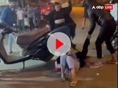 इंदौर में बीच सड़क पर लड़कियों का हाईवोल्टेज ड्रामा, 4 लड़कियों ने एक को बेरहमी से पीटा, वीडियो वायरल