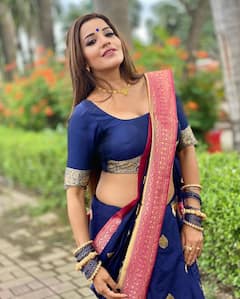 Akshara Singh से Monalisa तक, साड़ी और सादगी संग-संग... देखें भोजपुरी हसीनाओं का अनूठा रंग