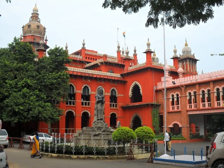 Madras High Court said courts in Tamil Nadu and Puducherry can display photo of Gandhiji and Thiruvalluvar but not of BR Ambedkar Madras High Court: 'केवल महात्मा गांधी और तिरुवल्लुवर के फोटो लगा सकते हैं, आंबेडकर का नहीं', मद्रास हाई कोर्ट का आदेश