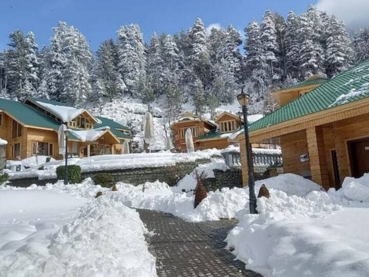होटल के मैनेजर हामिद मसूदी ने बताया कि फिनिश आइडिया पर होटल के आंगन में तीन इग्लू बनाए गए हैं.