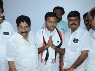 Erode East By Election: வேட்புமனு தாக்கல் செய்தார் ஓ.பன்னீர்செல்வம் தரப்பு வேட்பாளர்..! சூடுபிடிக்கும் இடைத்தேர்தல்..!