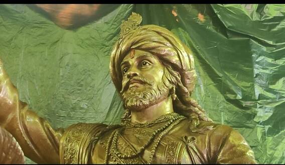 संत सेवालाल महाराजांचा अश्वारुढ पुतळा