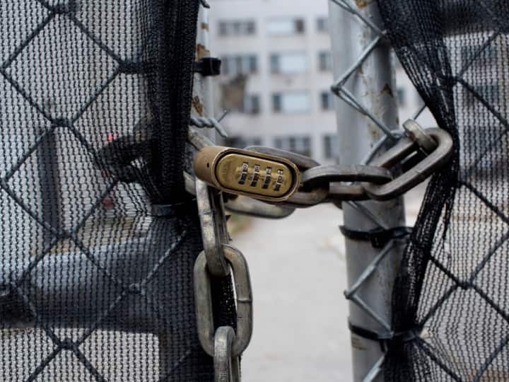 Indian Prisoner: विदेश में कितने भारतीय जेल में हैं बंद? सरकार ने संसद में बताया Indian Prisoner 8343 Indian prisoners lodged in foreign jails Minister informed Lok Sabha Indian Prisoner: विदेश में कितने भारतीय जेल में हैं बंद? सरकार ने संसद में बताया