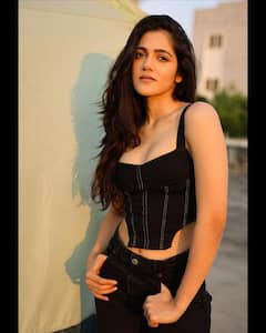 Simran Choudhary Photos: డోస్ పెంచేసిన హైదరాబాద్ అమ్మాయ్