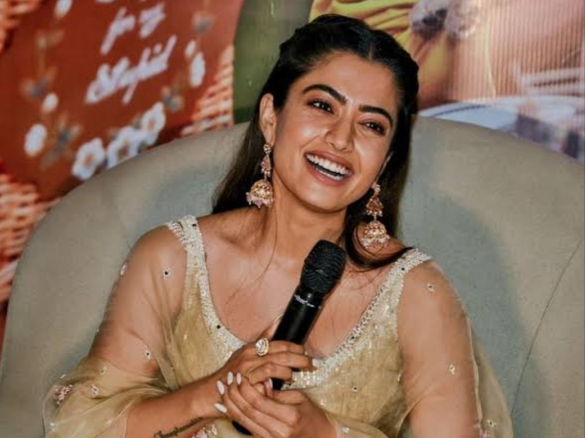 Viral video: ரசிகருக்கு ப்ரபோஸ் செய்த ராஷ்மிகா..! அப்போ விஜய் தேவரகொண்டா கதி..? வைரலாகும் வீடியோ